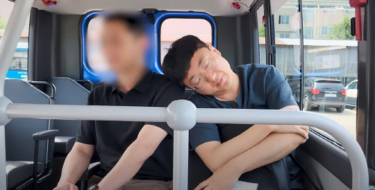 [충주맨 유튜브 갈무리]
